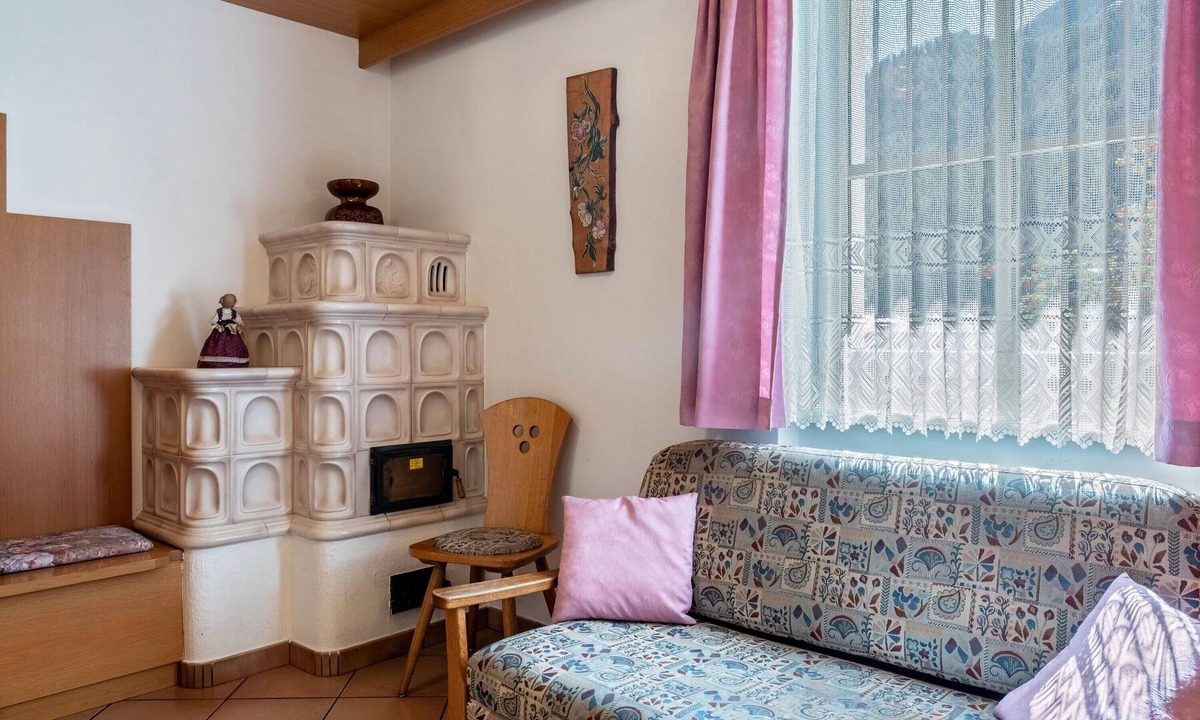 Canazei Apartment | Apartment "Cesa Soramurat 9" with Mountainview, Wi-Fi & Shared Garden