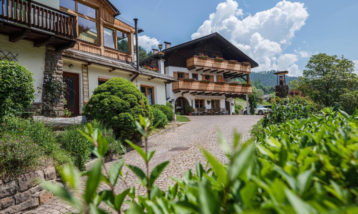 Trodena Apartment | Apartment "Gabrielli Luise" with Mountain View, Wi-Fi, Terrace & Garden