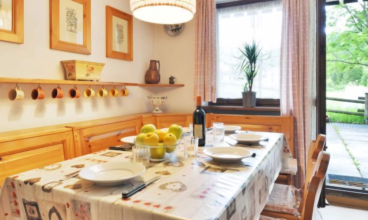 Penia Apartment | Apartment Genziana in Canazei - 6 persons, 2 bedrooms