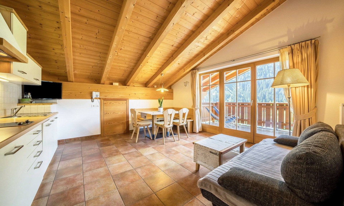 Pracupola Apartment | Apartment Hotel 'Naturresidenz Theistadl Apt 301' with Lake View, Garden & Wi-Fi