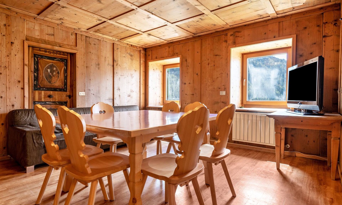 San Giovanni di Fassa Apartment | Apartment 'Muncion Apparte' with Mountain View & Shared Garden