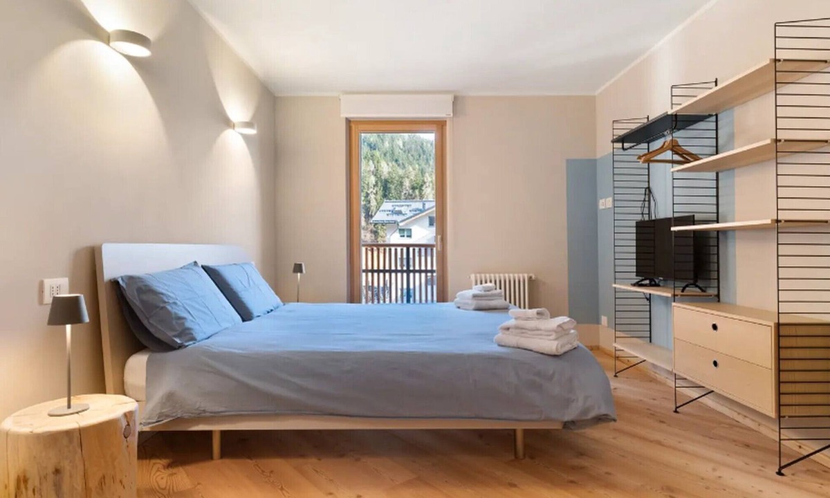 Carisolo Apartment | Apartment 'Palazzo Righi - Blu' with Mountain View, Balcony and Wi-Fi