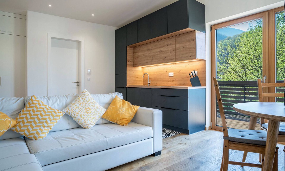 Auer Apartment | Apartment 'Pension Grasser' with Mountain View, Private Terrace and Wi-Fi