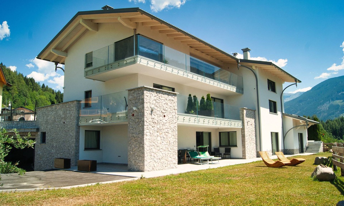 Bedollo Apartment | Apartment 'Relais Dolomiti' with Lake View, Private Terrace and Wi-Fi