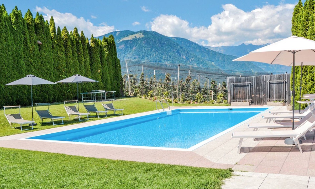 Lana Apartment | Apartment 'Residence Sonnegg 6' with Mountain View, Shared Pool and Wi-Fi