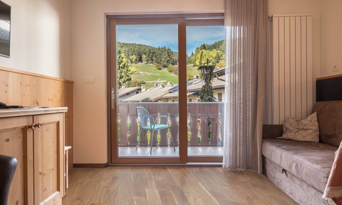 Kastelruth Apartment | Apartment “Trocker Kastelruth 4” near Seiser Alm with Mountain View, Whirlpool & Sauna