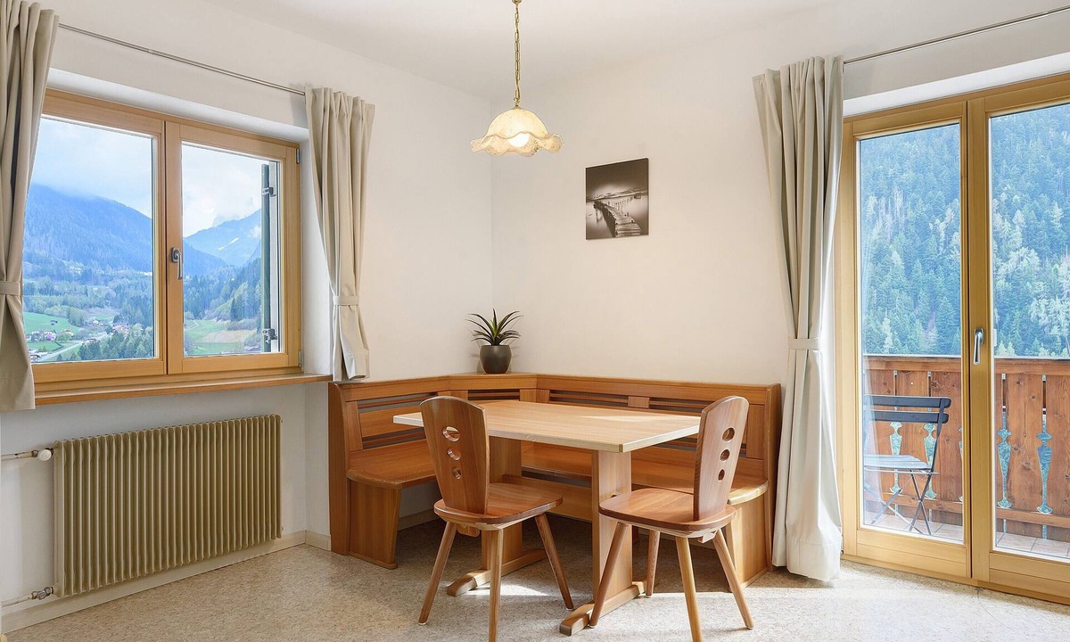 Laion Apartment | Apartment 'Unterzerunhof Klein' with Mountain View, Private Terrace, and Wi-Fi