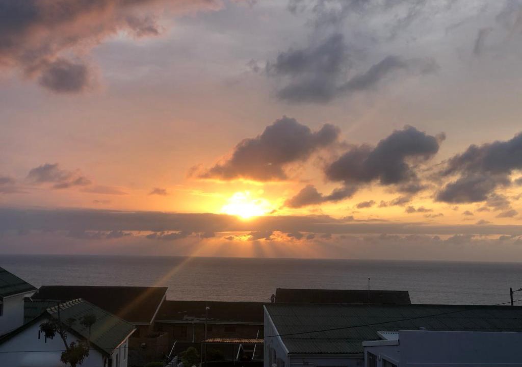 Kingsborough Apartment | Apartment with a Seaview- Amanzimtoti