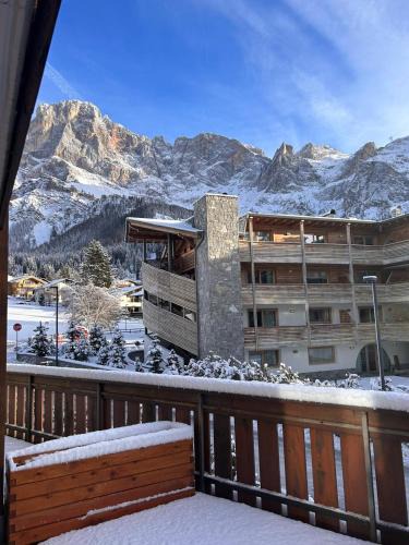 San Martino di Castrozza Apartment | Appartamento con terrazza vista Pale di San Martino