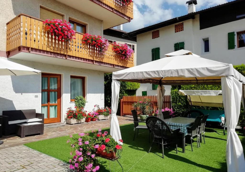 Coredo Apartment | Appartamento "Laghet" a piano terra con giardino