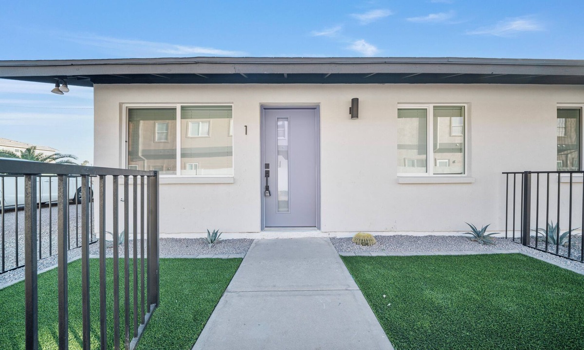 Camelback East Apartment | Arcadia Lite 1BR Retreat with Private Yard + W/D