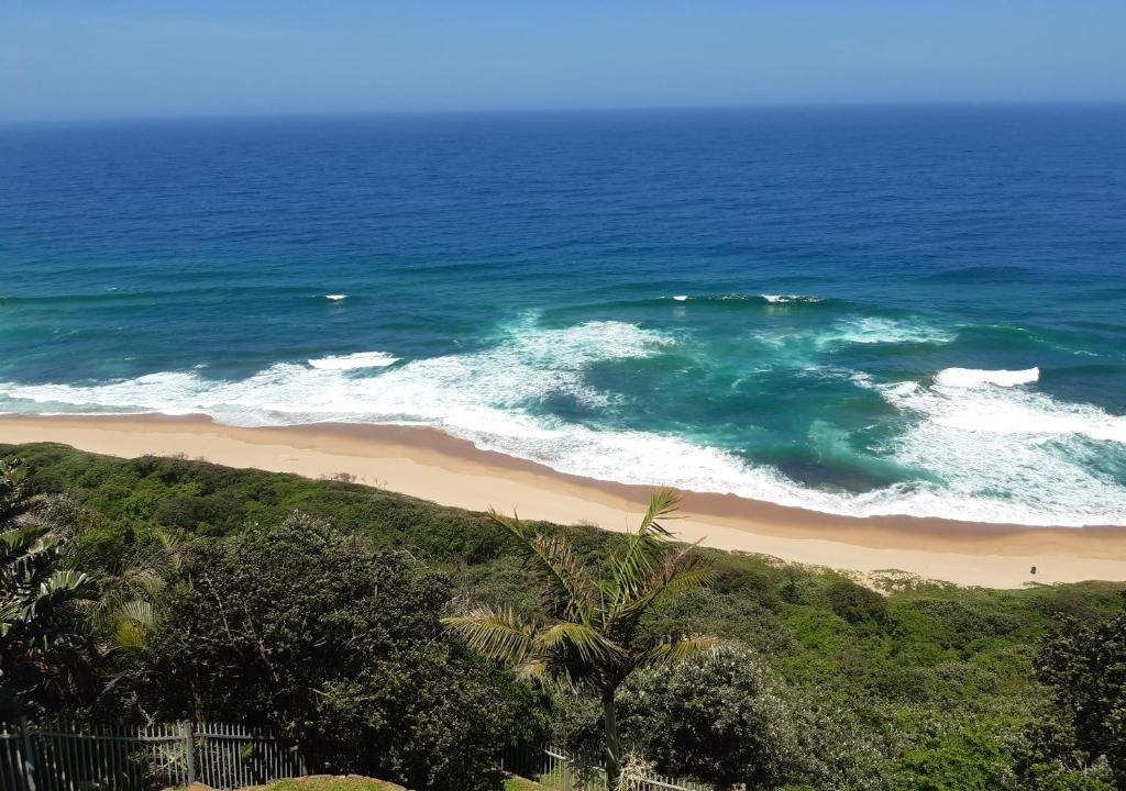 Bluff Apartment | At the Sea's Edge