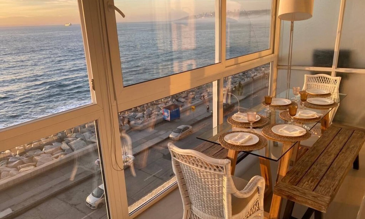 Vina del Mar Apartment | Avenida Perú facing the sea, remodeled with parking, for 8 people.