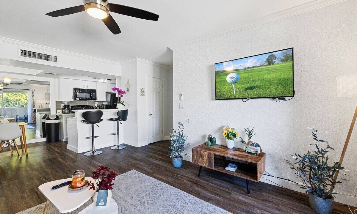 Paradise Valley Village Condo | Awesome 2nd Floor Condo - Amazeballs Paradise Valley Village Neighborhood !