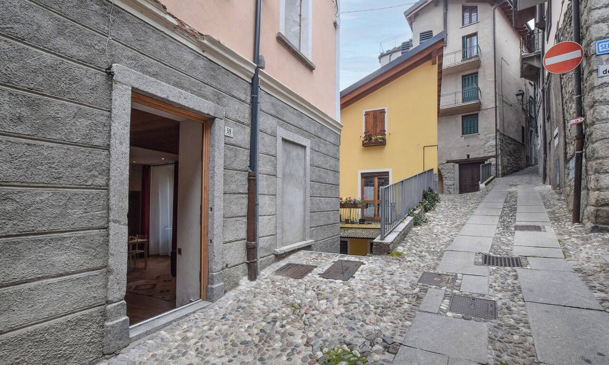 Edolo Apartment | Awesome apartment in Edolo with WiFi