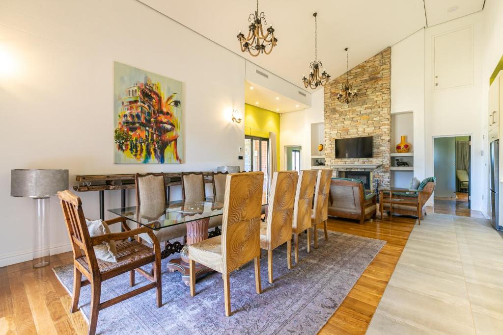Zenzani Villa | Bali and Eva Midlands