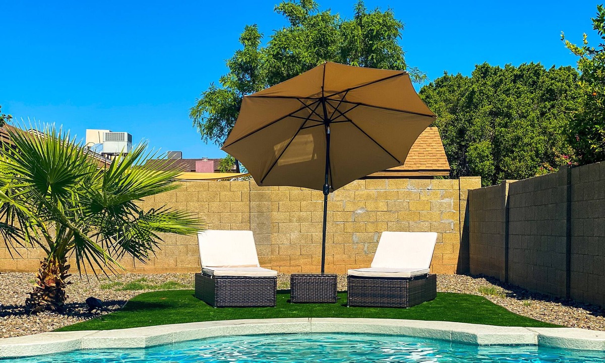Glendale House | ❃Beat the heat in our private pool! 4BD/2BA! Arcade Games!❃