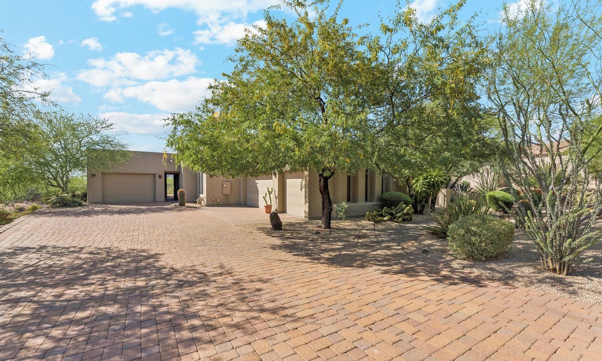 Mirabel Village House | Beautiful 4-bedroom house in North Scottsdale with a Pool, Spa, AC. Book now
