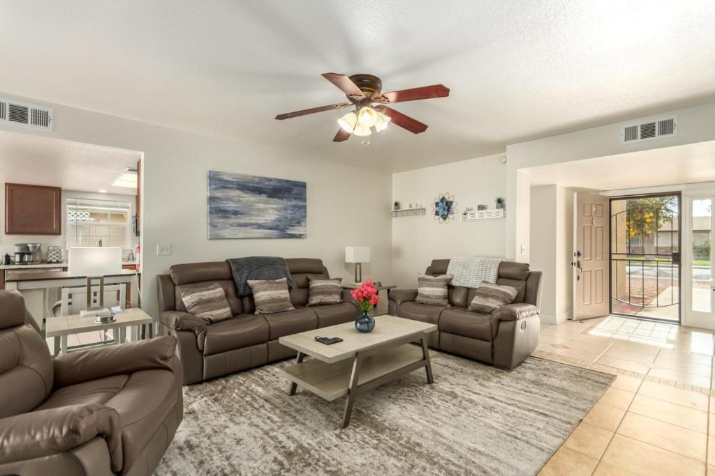 North Center Revitalization Association House | Beautiful 5 Bd 2 Ba/Cubs/A's/Downtown Mesa/ASU/RV