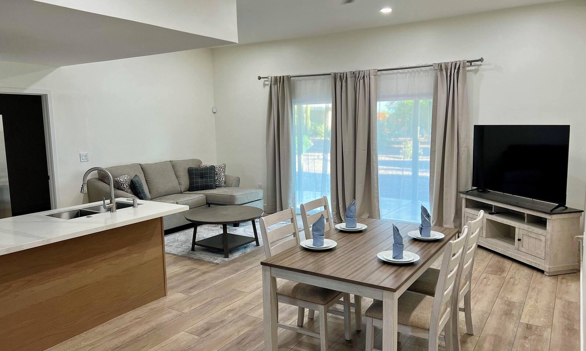 Sun City House | Beautiful and Peaceful Retreat for guest 55 years and above.