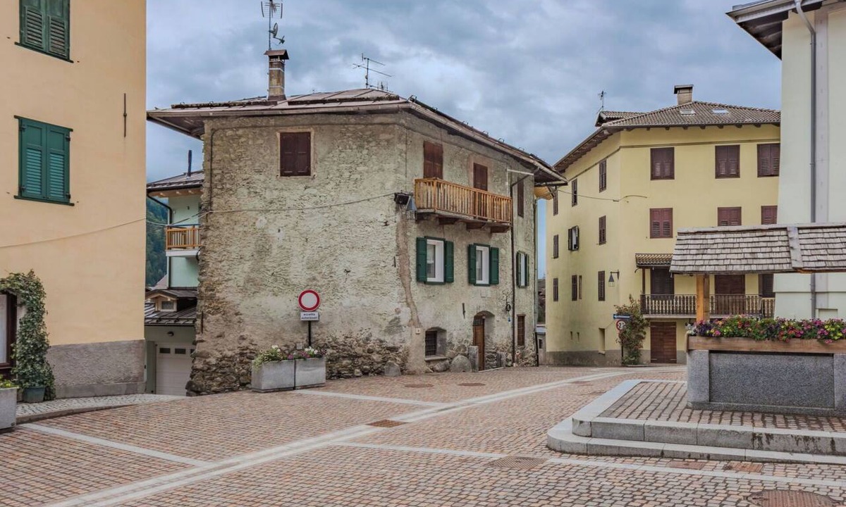 Fucine Apartment | Beautiful apartment for 8 guests with WIFI, TV and balcony