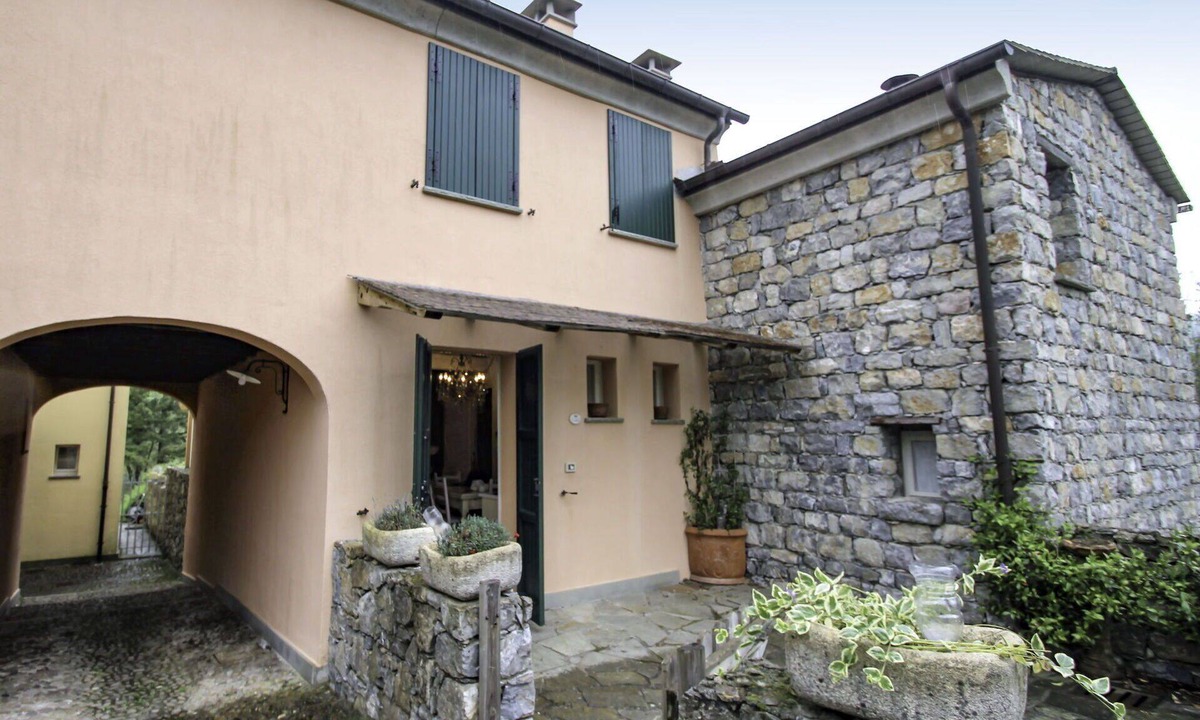 Cinque Terre Apartment | Beautiful apartment for 5 guests with WIFI, pool, TV and patio