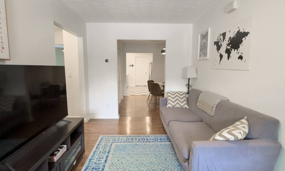 Virginia Highland Apartment | Beautiful Apartment Steps from Piedmont Park & Beltline