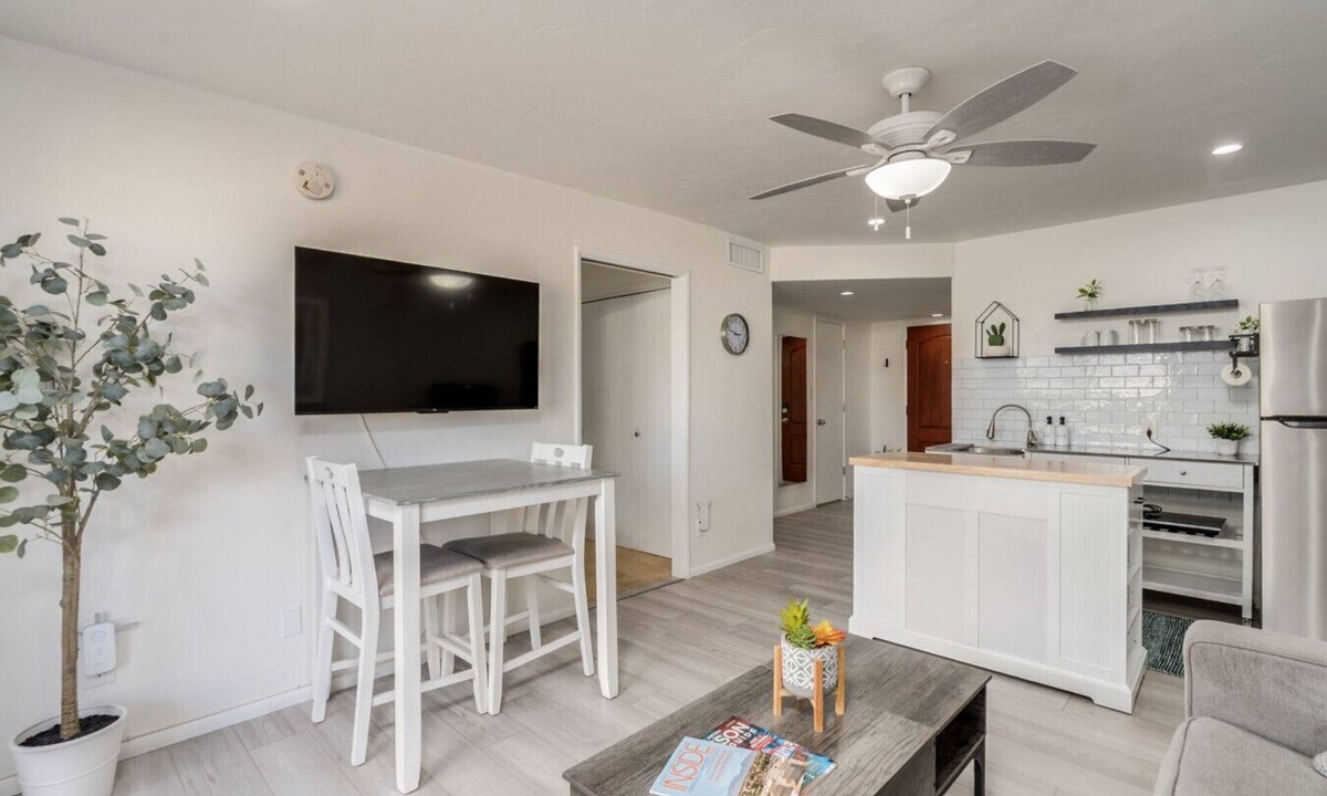 Tucson Condo | Beautiful Country Club Retreat!