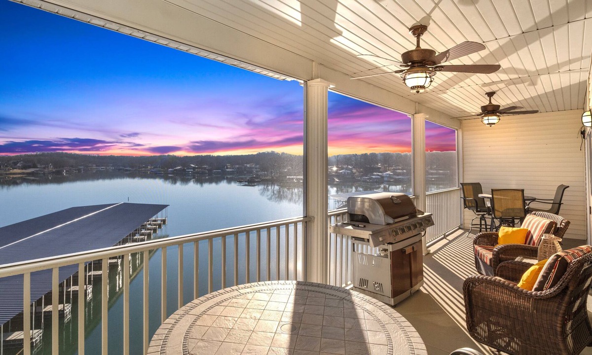Sunrise Beach Condo | Beautiful Cove Views & Plenty Relaxing Spaces