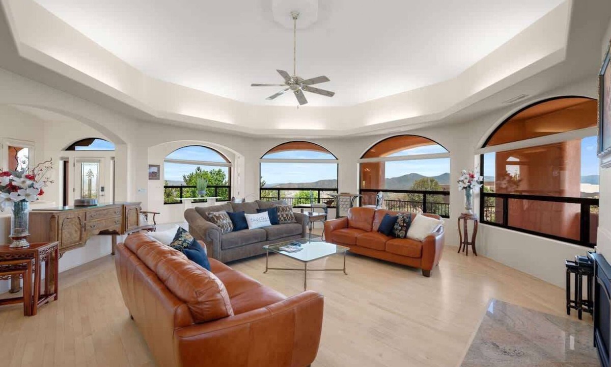 Yavapai Hills House | Beautiful Mountain Top Retreat *With a Spa*