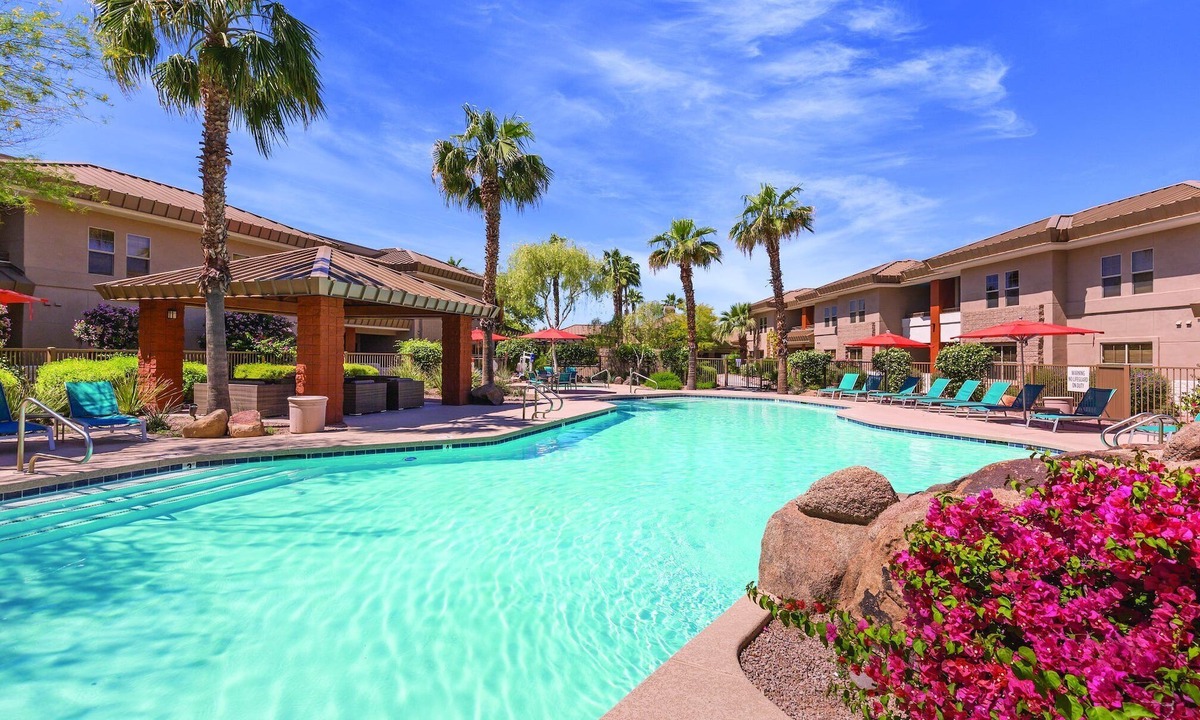 South Scottsdale Resort | Beautiful resort in the heart of it all!