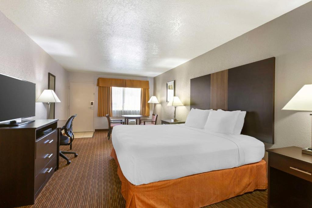 Overgaard Hotel | Best Western Sawmill Inn