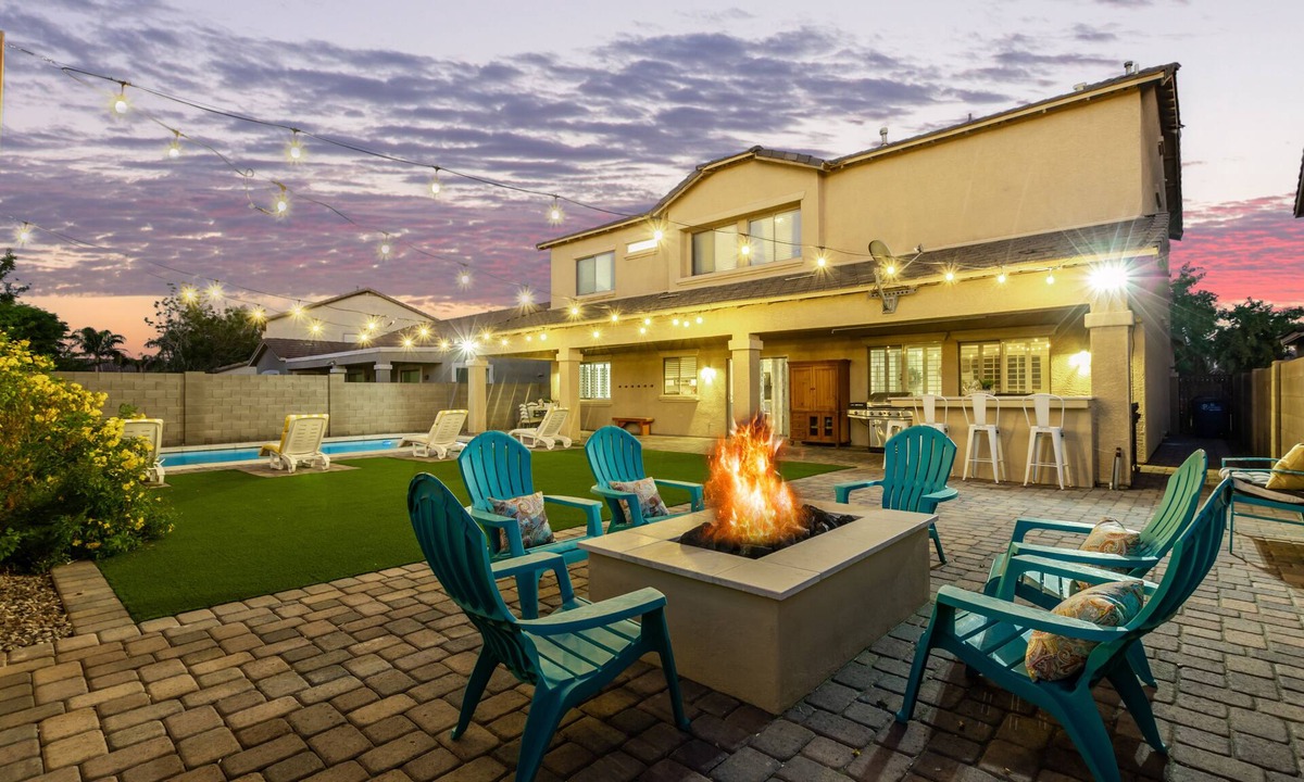 Gilbert House | Big House, No Worries. Gilbert's Greatest 10ppl