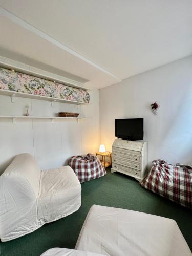 Campo Carlo Magno Apartment | Bilocale Green
