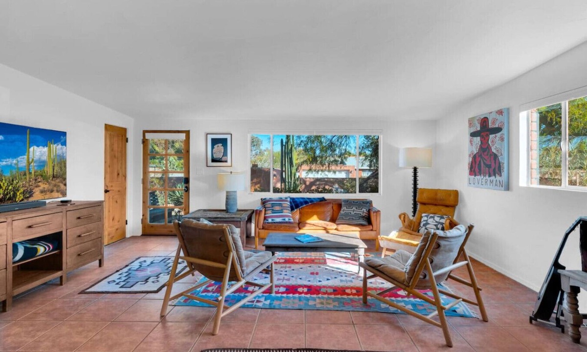 Blenman-Elm House | Blenman-Elm Desert Gem 3 bed-2 bath close to UofA