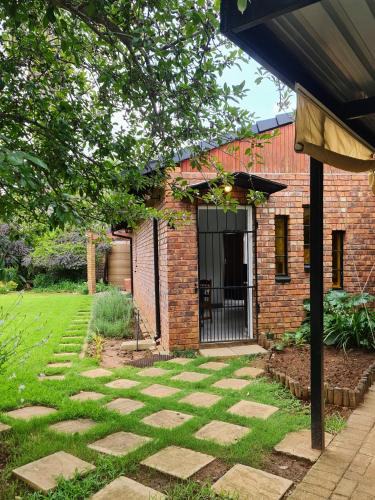 Langenhoven Park Apartment | BLISS Cottage Langenhovenpark