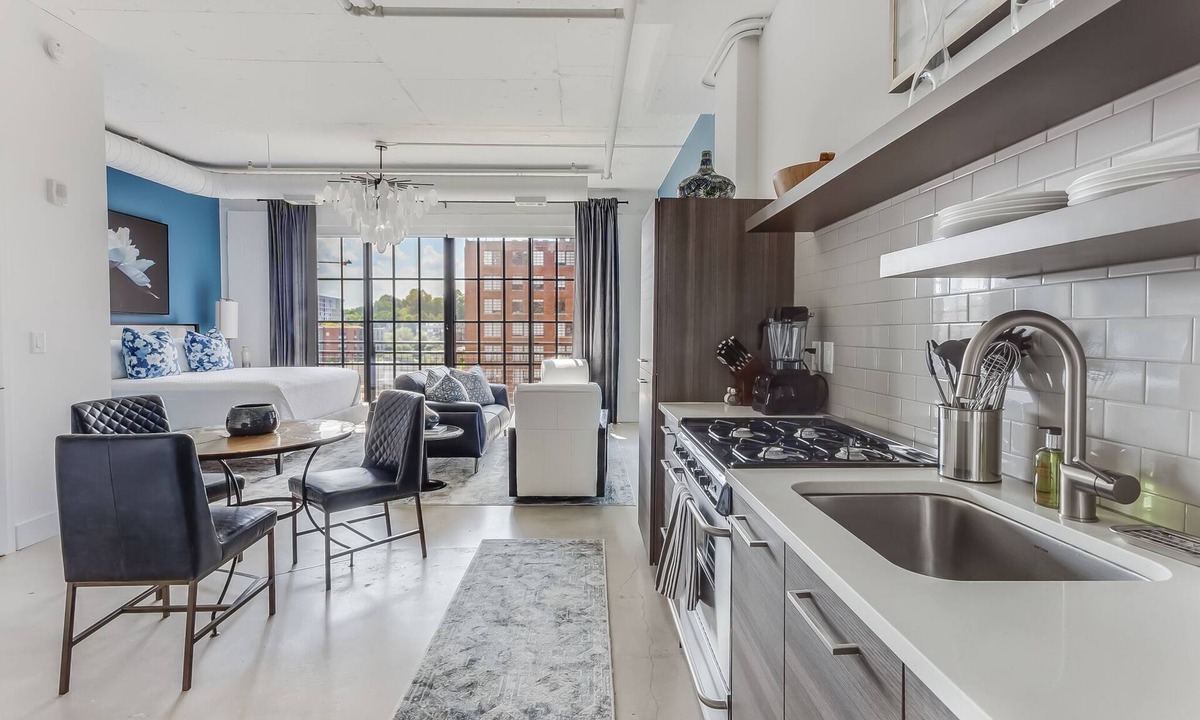 Virginia Highland Apartment | Blue Lagoon Loft by Atlanta Luxury Rentals