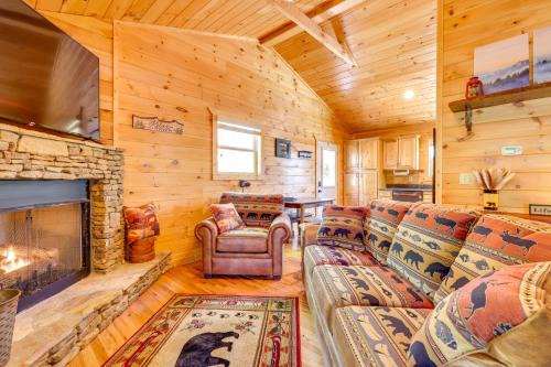 Murphy House | Blue Ridge Mountain Cabin Rental w/Fire Pit!