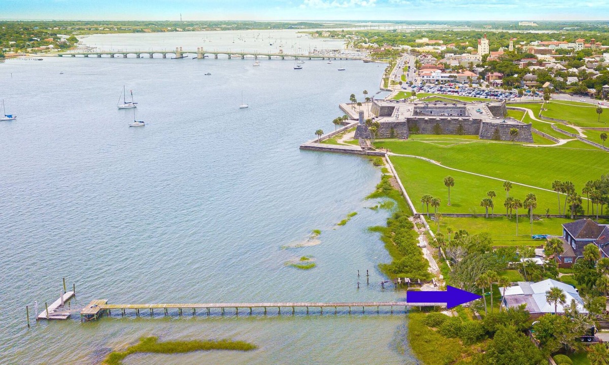 St. Augustine Cottage | Boathouse Cottage, Historic District, Private Pier, 1 Block to Trolley & Fort