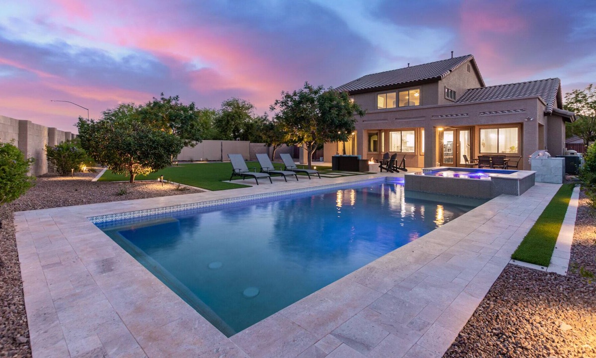 Stratford Estates House | Brand new pool, HUGE hot tub, foosball, BBQ, 4 bedroom, 3.5 bath
