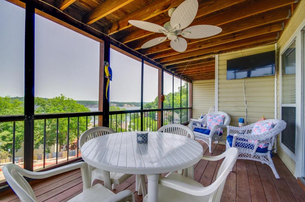 Osage Beach House | Breakwater Bay Condo for Shootout Weekend Crews