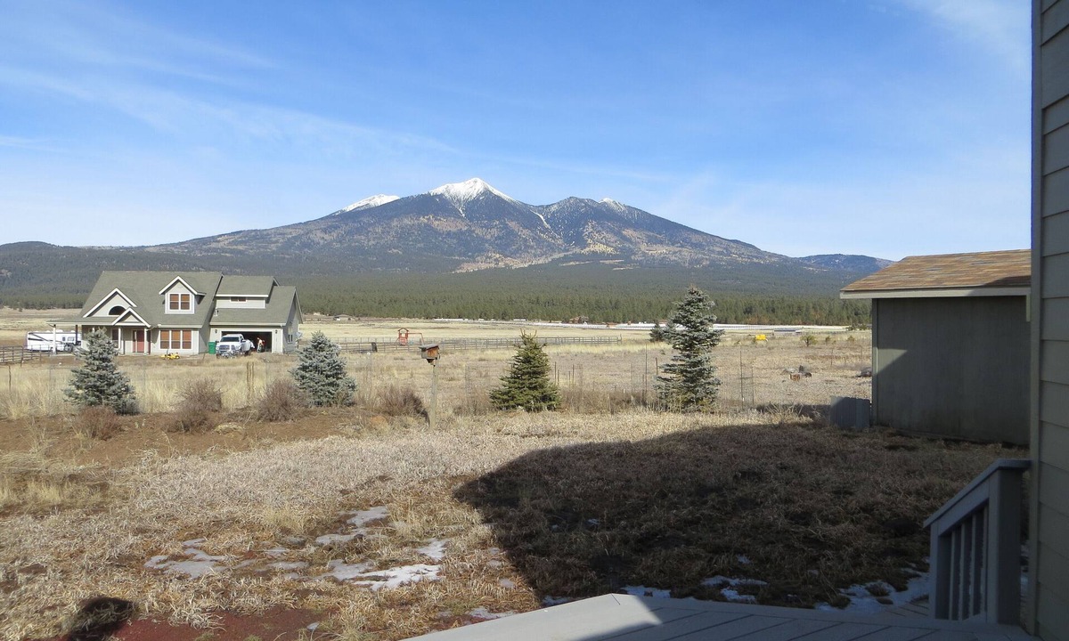 Fort Valley House | Breathtaking view of the peaks, total privacy, super close to AZ Snowbowl!