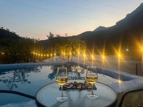 Koman Cabin | Breeze of the Drin Guesthouse Camping