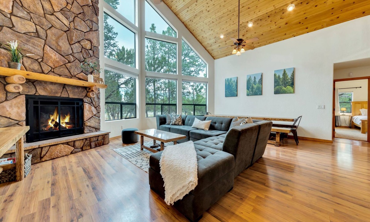 Happy Jack Cabin | Built for large groups with luxury accommodations - An at home feel for everyone