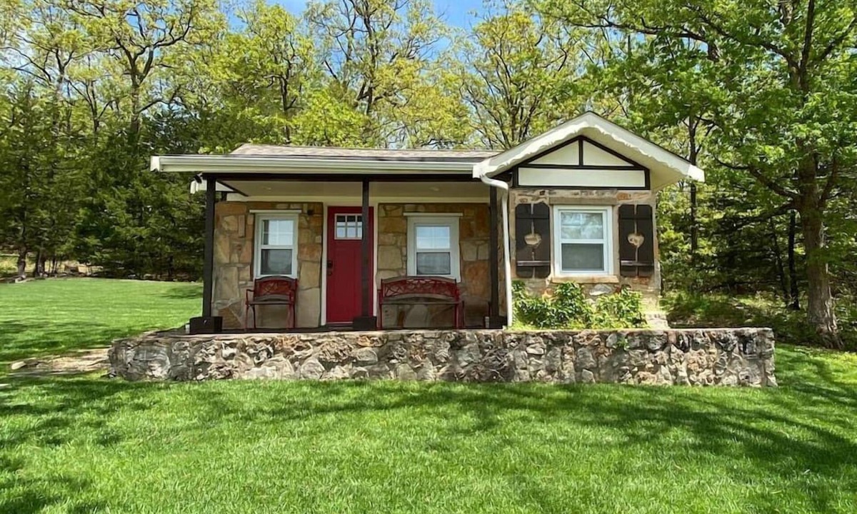 Osage Beach Cabin | Cabin No. 2 @ The Old Swiss Village - Lake View!