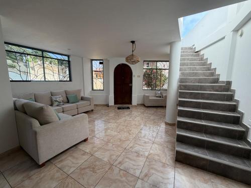 Trujillo House | Casa amplia, terraza, vista al mar, Huanchaco, 3BR