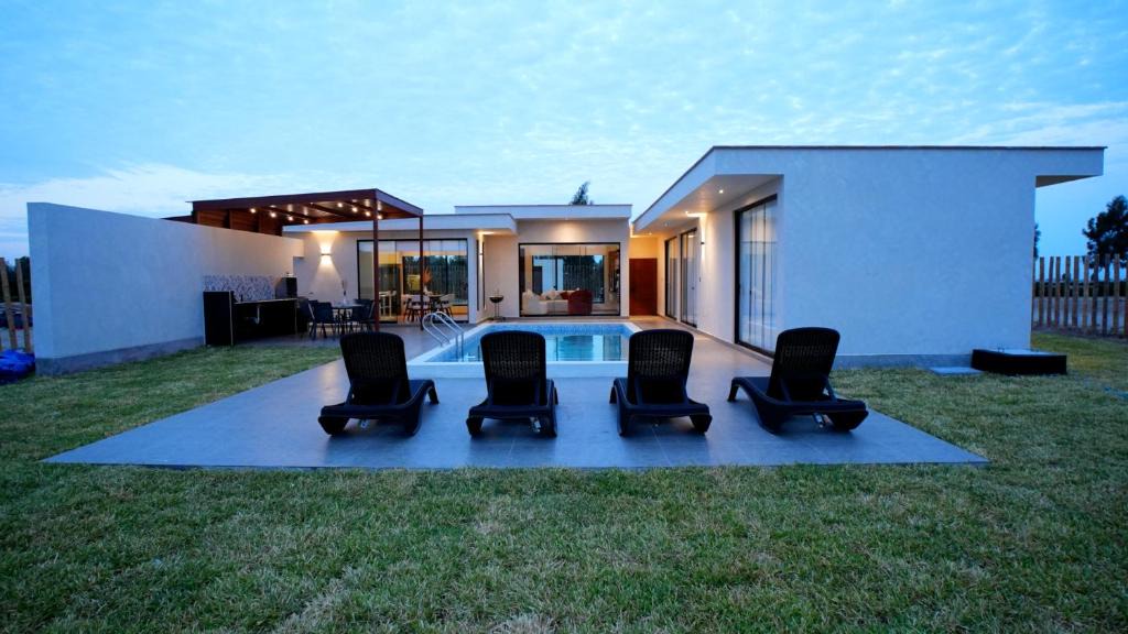 Salas House | Casa Aura con piscina privada y zona parrilla