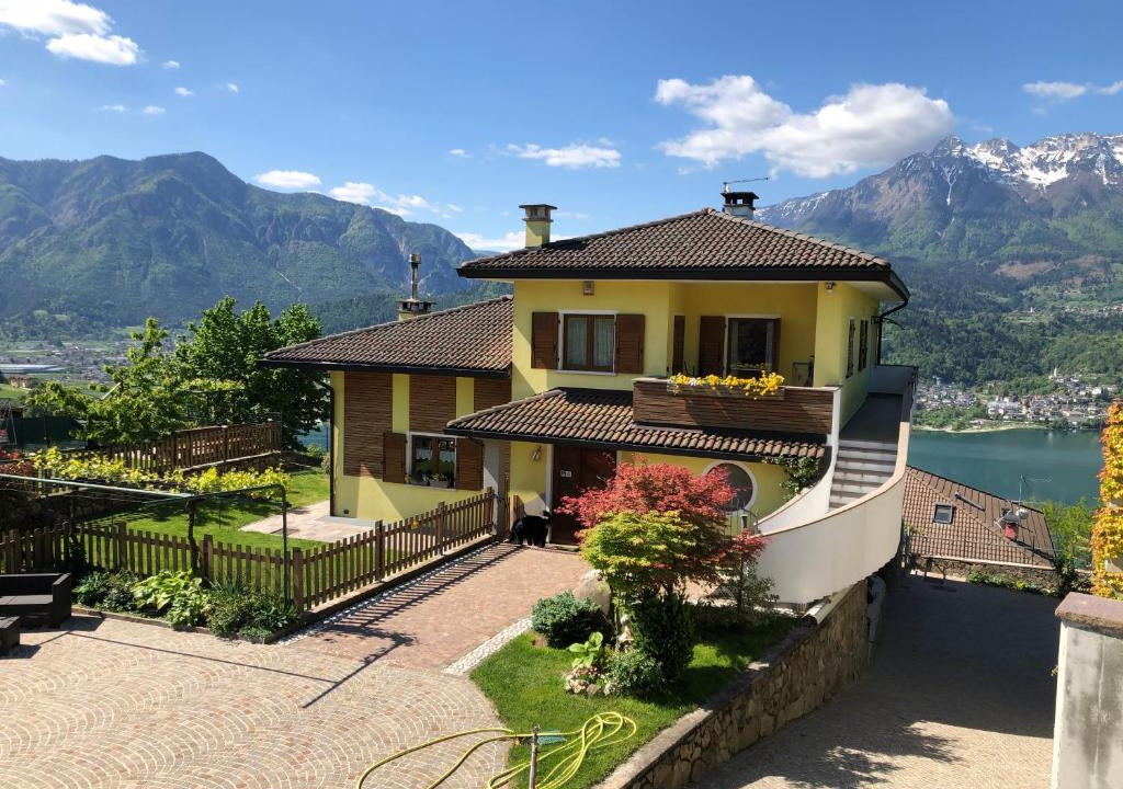 Tenna House | Casa BELVEDERE