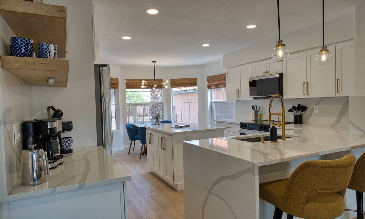 Ventana De Sabino Villas House | Casa de Sabino – Modern Retreat near Sabino Canyon