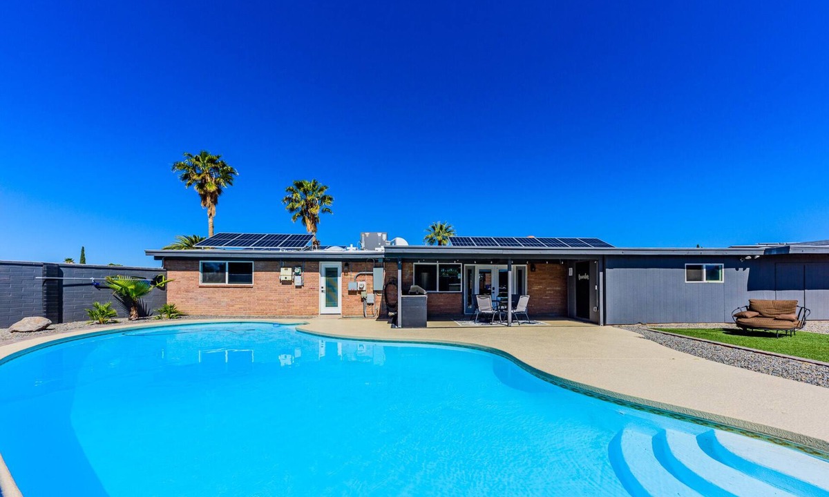Hearthstone Hills House | Casa Hermosa ~ Private And Quiet Pool Oasis With Hot Tub